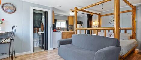 1 غرفة نوم ومكتب ومكواة/لوح كي وواي فاي