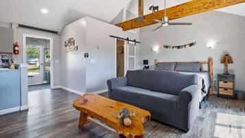 1 多间卧室、熨斗/熨衣板、WiFi、床单