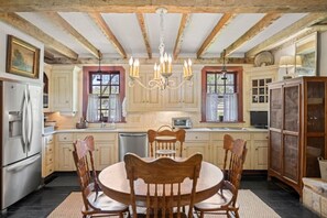 Coffee/tea maker, dining tables