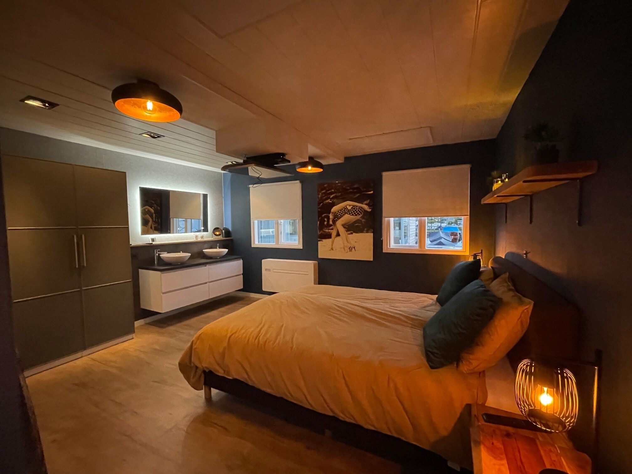 1 slaapkamer, een strijkplank/strijkijzer, wifi, beddengoed