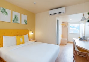 In-room safe, desk, laptop workspace, iron/ironing board - Bloom Hotel Financial District (Hyderabad)