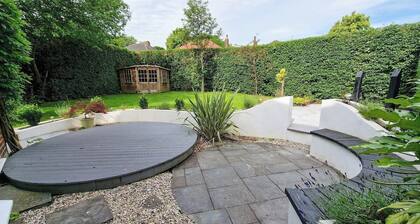 City SuperHost Stunning Home from Home