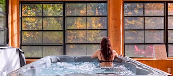 Serenity / Private spa & sauna, Pool, Lake & Kayak