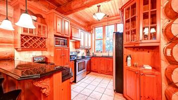 Réfrigérateur, micro-ondes, four, lave-vaisselle