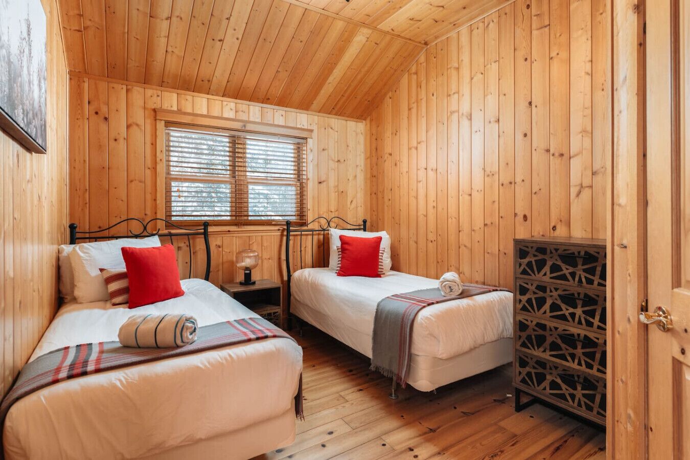 4 chambres, bureau, Wi-Fi, draps fournis