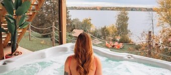 Hollywood / Spa, Billiards, Games / 18 Guests