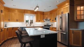 Frigorifero, microonde, forno, lavastoviglie