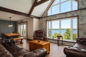 TV, peis og stereoanlegg