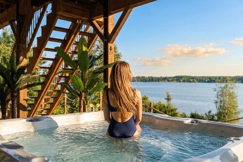 Hollywood / Spa, Billiards, Games / 18 Guests