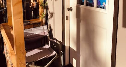 Kenny Lake Cabin 25 miles from famous Copper River fish in Chitina! Pets ok!