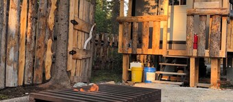 Kenny Lake Cabin 25 miles from famous Copper River fish in Chitina! Pets ok!