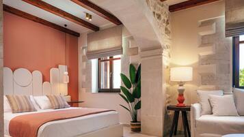 In-room safe, soundproofing, iron/ironing board, free WiFi