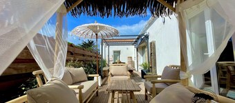 Magnificent villa / Close to the beach