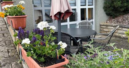 Barrierefreie Souterrain-Wohnung mit Terrasse auf den Rheinhöhen Mittelrheintal
