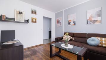 Apartment, 1 Bedroom, Kitchen | 1 bedroom, bed sheets