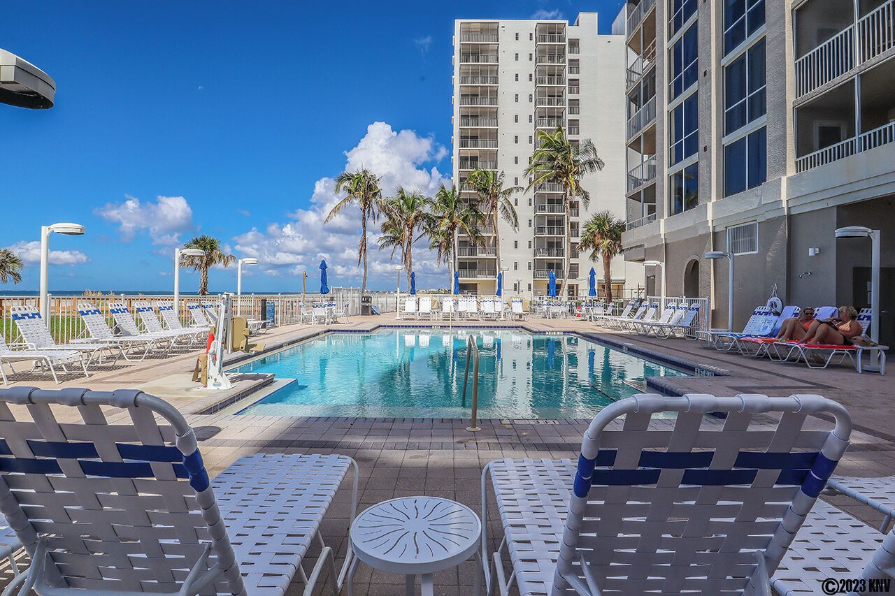 EXCLUSIVE GULLWING BEACH RESORT CONDO 1102!  HUGE 3B/2B WITH GRAND VIEW!