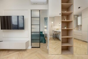 1 bedroom, iron/ironing board, WiFi, bed sheets - Żupnicza 16 | Exquisite Apartment | Warsaw (Warszawa)