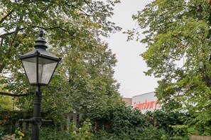 Property grounds - Cosy 1-bedroom apartment in beautiful location in London with WiFi and Netflix (London)