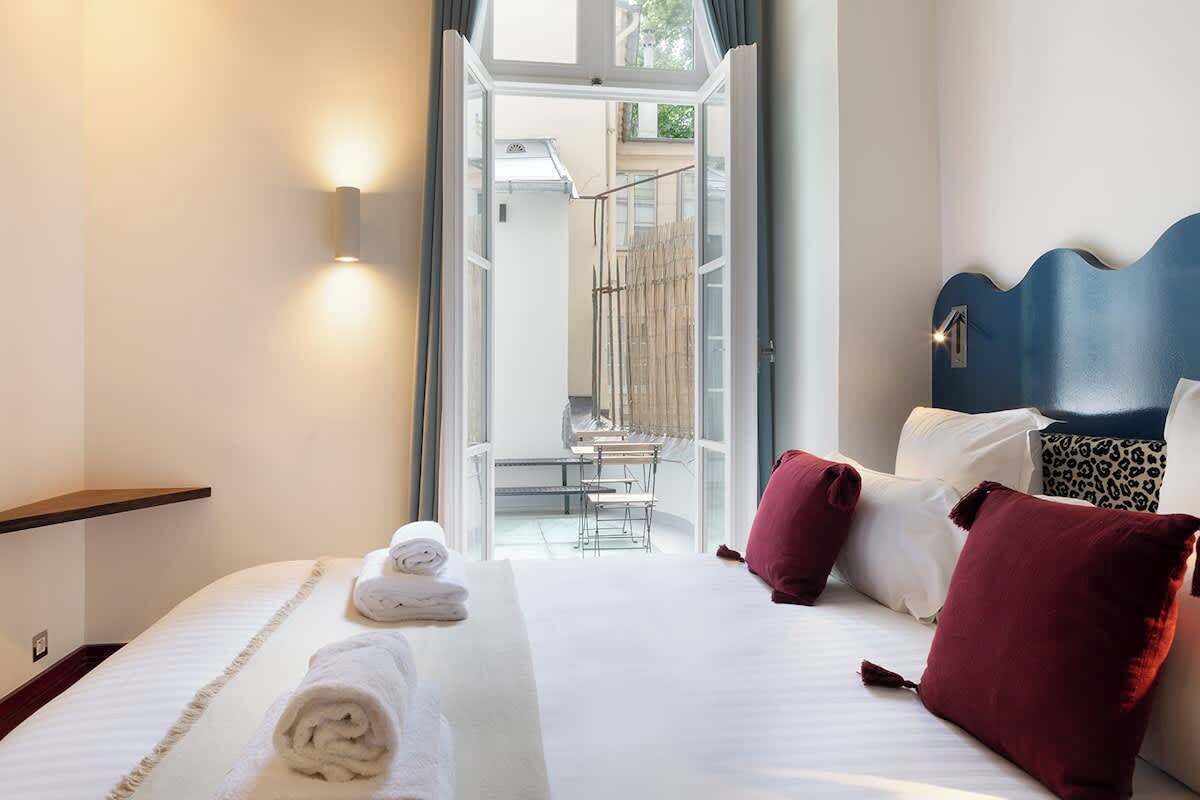 3 bedrooms, travel cot, WiFi, bed sheets