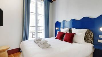 2 habitaciones, tabla de planchar con plancha, cuna de viaje y wifi