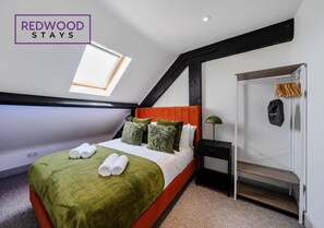 1 bedroom, iron/ironing board, WiFi, bed sheets - 1 Bed 1 Bath Apt, Contractors & Families, Parking (Farnborough)