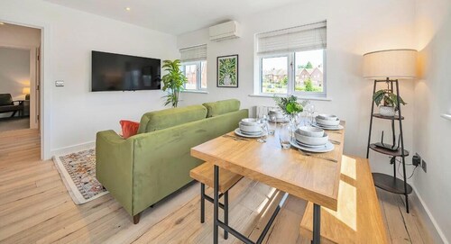 Modern Apartment | Free Parking | WiFi & Netflix