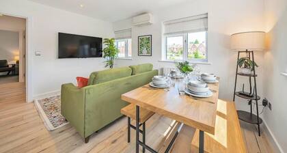 Modern Apartment | Free Parking | WiFi & Netflix