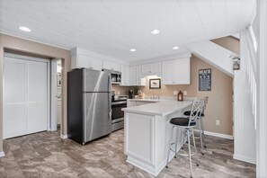 Frigorífic, microones, forn i placa de cuina 