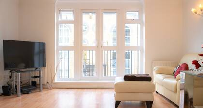 Modern Tower Bridge 2BR Town House