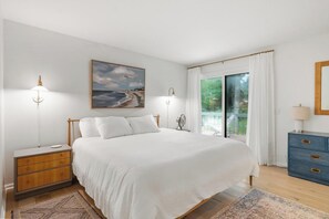 4 bedrooms, travel cot, free WiFi, bed sheets