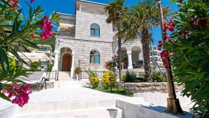 Unclassified image, 4 of 55, button - Private Beach, Full Sea View, Villa Garden Beach (Herseg Novi)