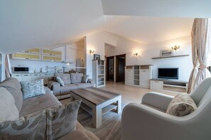 TV - Private Beach, Full Sea View, Villa Garden Beach (Herseg Novi)