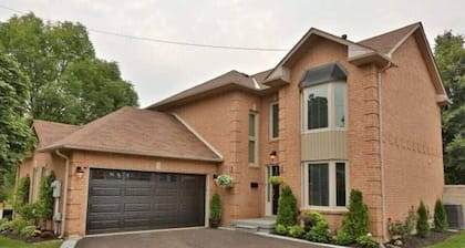 Cosy Guest Suite Near Shops, Transit, Hwy and GO