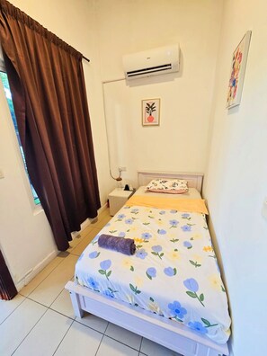 1 bedroom, iron/ironing board, WiFi, bed sheets - Barnett Georgetown Near Island Hospital (Room 1) (George Town)