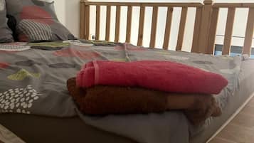 2 bedrooms, iron/ironing board, WiFi, bed sheets