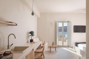 Comfort Room | Private kitchen | Espresso maker, electric kettle, toaster, eco-friendly cleaning products - Yerma Suites Limeni (East Mani)
