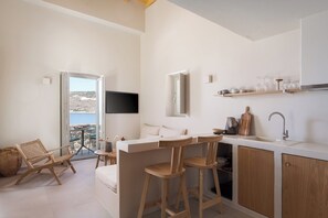 Egyptian cotton sheets, premium bedding, memory-foam beds - Yerma Suites Limeni (East Mani)