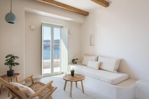 Family Δωμάτιο | Περιοχή καθιστικού | Τηλεόραση Smart 43 ιντσών με καλωδιακά κανάλια