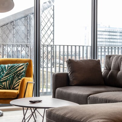 Sevenstays Ashford - 2BR Luxury Apartments