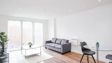 Apartment | 1 bedroom, iron/ironing board, Internet