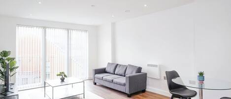 Apartment | 1 bedroom, iron/ironing board, Internet