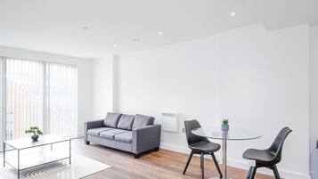 Apartment | 1 bedroom, iron/ironing board, Internet