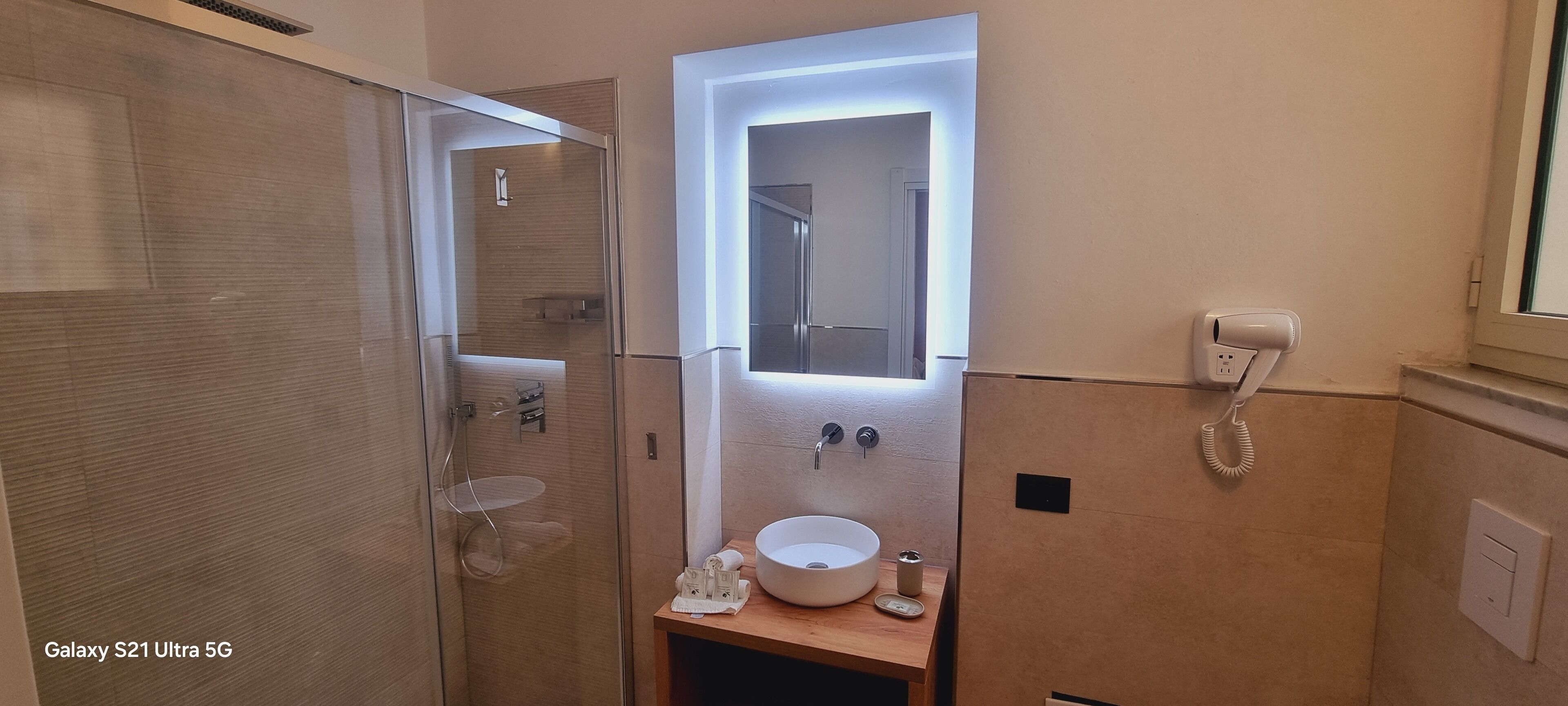 Photo - Eva Luxury Suite