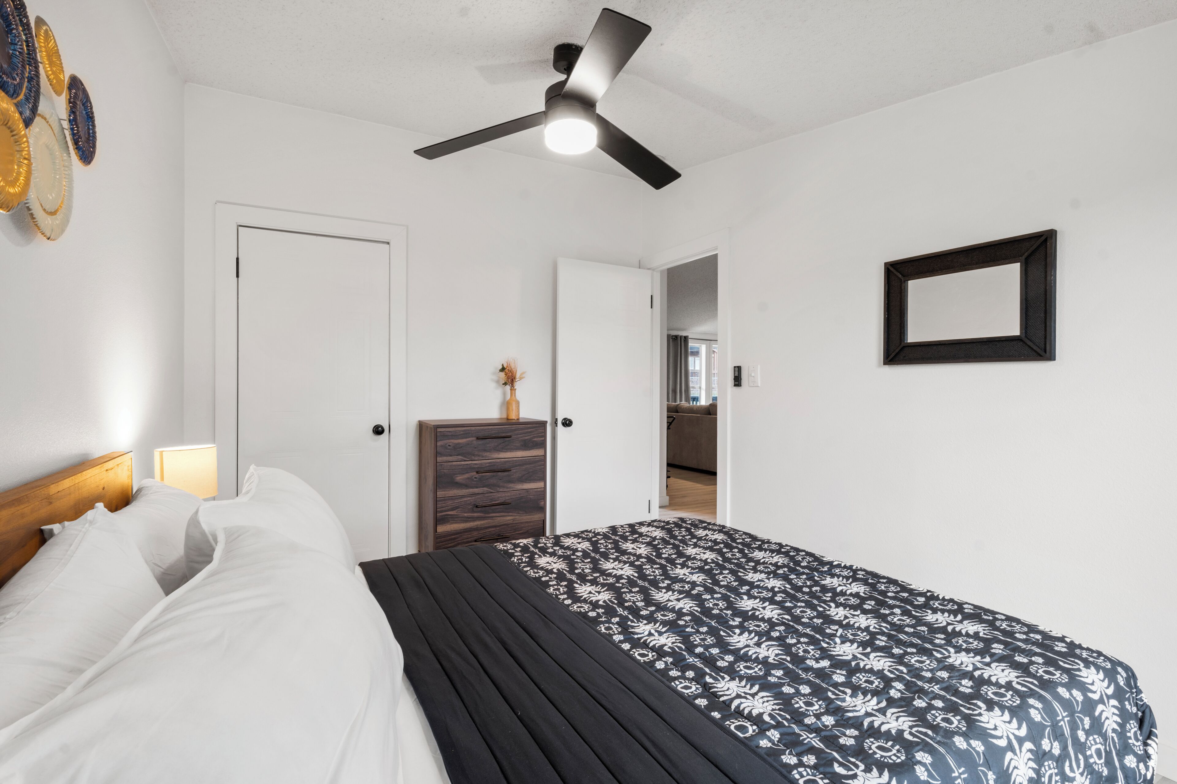 4 chambres, fer et planche à repasser, lit parapluie, Wi-Fi gratuit