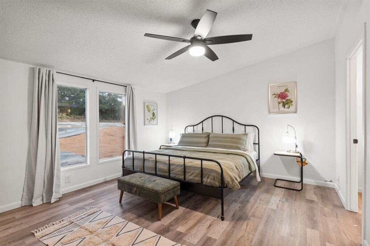 3 bedrooms, iron/ironing board, travel cot, free WiFi