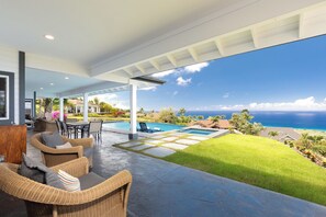 Outdoor dining - Minimum180days* Kailua-Kona Stunning House w/ Ocean Views & Infinity Pool (Kailua-Kona)
