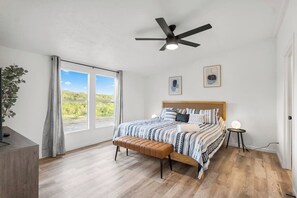 3 chambres, lit parapluie, Wi-Fi, draps fournis