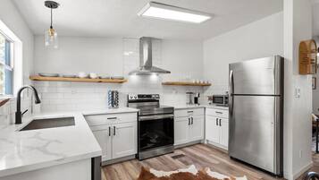 Fridge, microwave, oven, stovetop