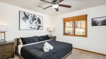 3 bedrooms, desk, iron/ironing board, WiFi