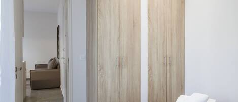 1 chambre, fer et planche à repasser, Wi-Fi gratuit, draps fournis